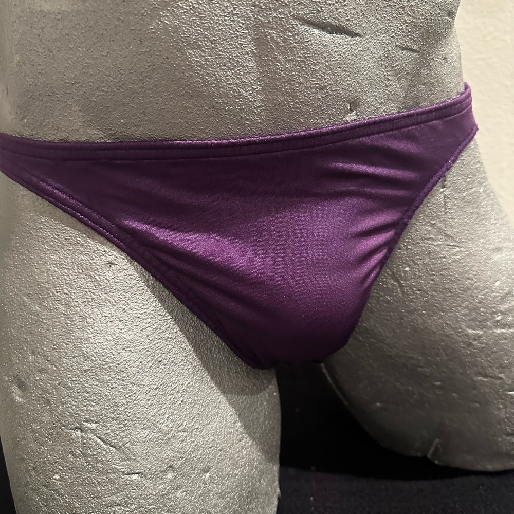 Male Pose Swim Brief -250 Plum